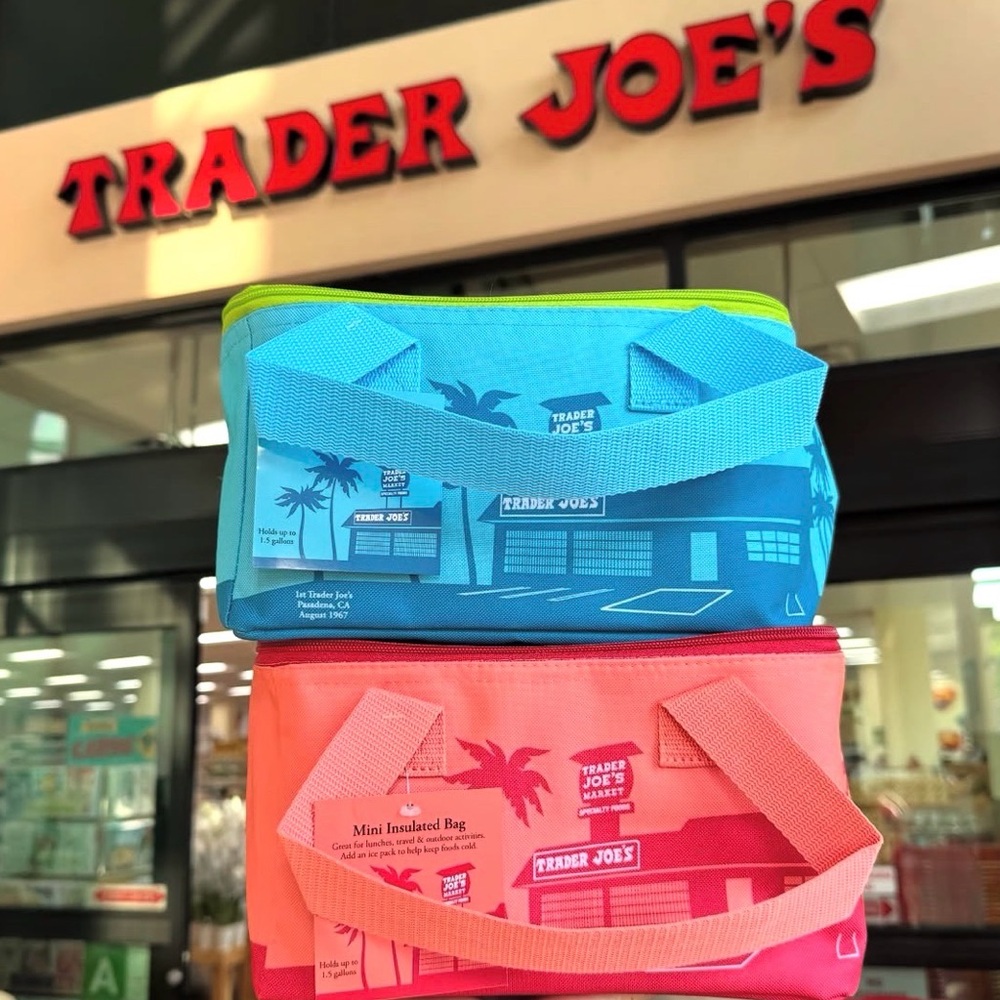 Two Trader Joe's Peach and Blue Insulated Small Lunch Tote Bags NWT pair